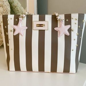 BETSEY JOHNSON STAR STUD TOTE in Spice